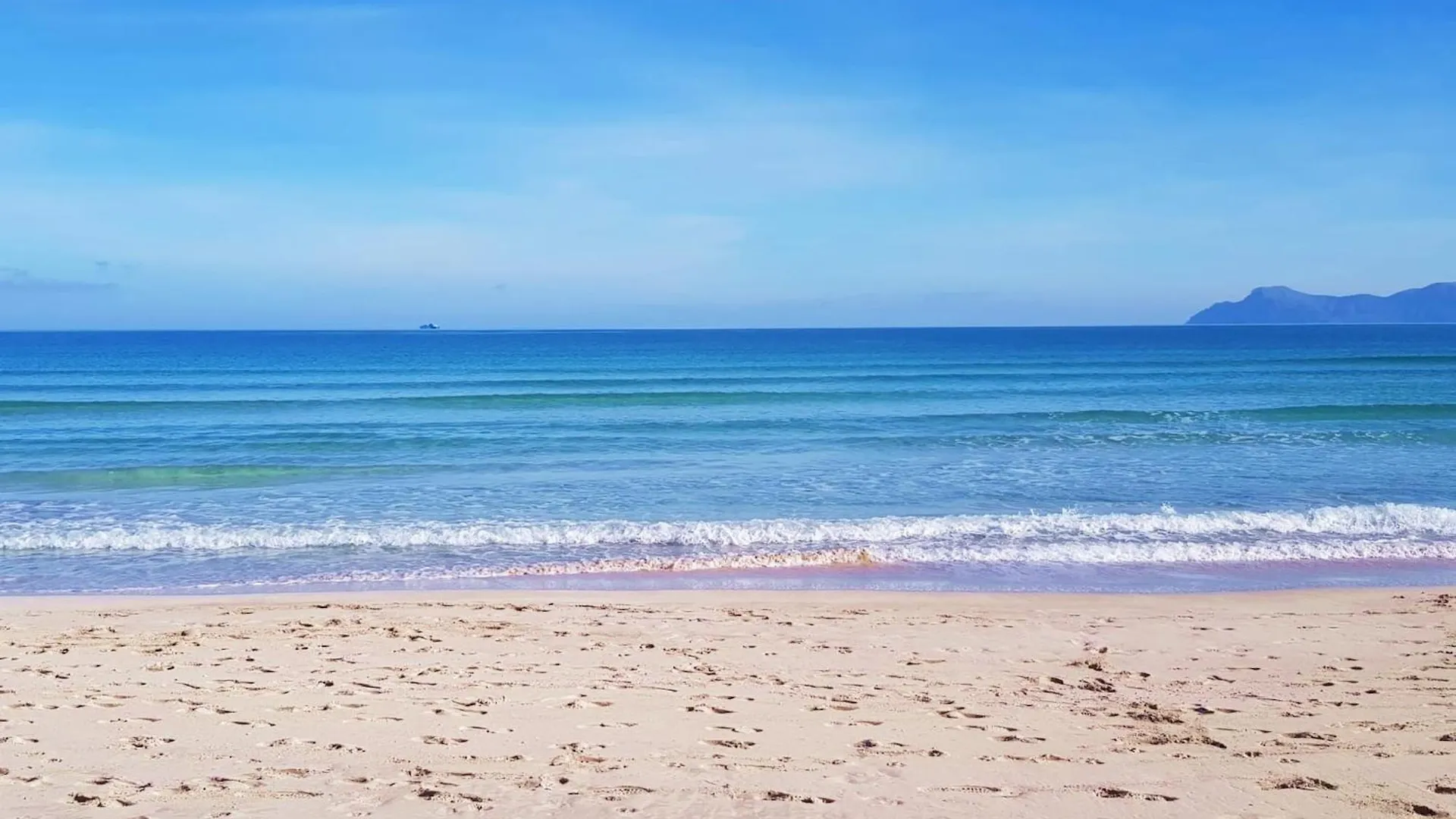 House In Mallorca Near Playa Muro Beach 穆罗海滩