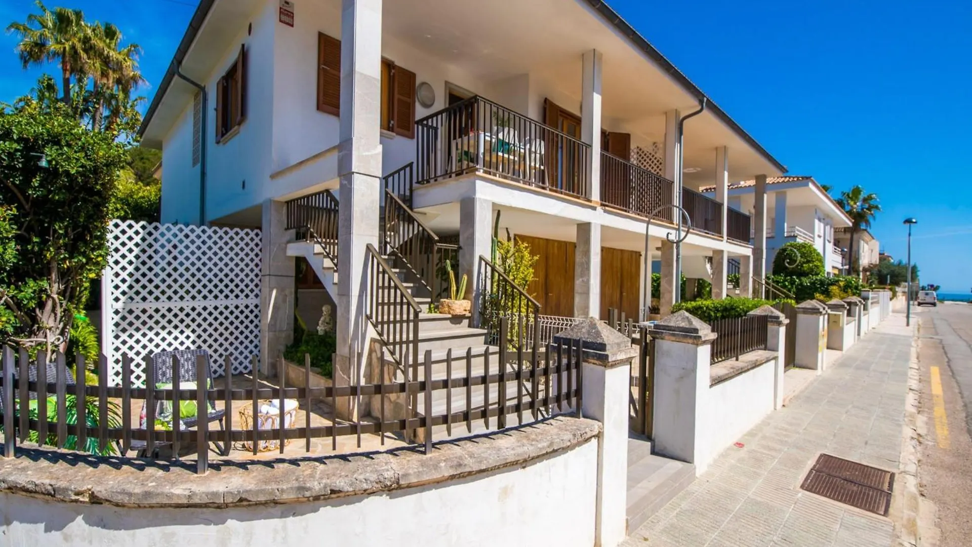 House In Mallorca Near Playa Muro Beach 穆罗海滩