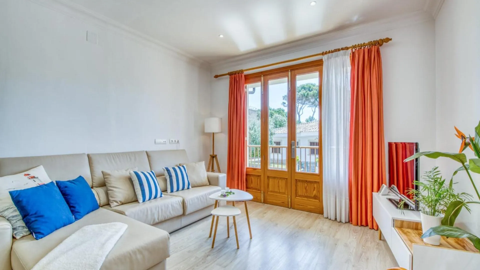 House In Mallorca Near Playa Muro Beach 穆罗海滩